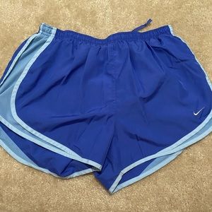 Nike Women's Dry Tempo Shorts
